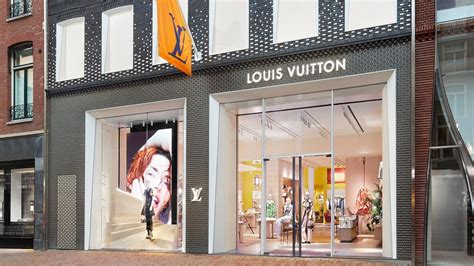 Louis Vuitton Amsterdam opening times